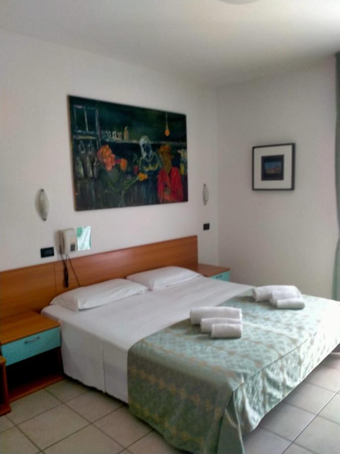 Hotel La Pace Баньо-ди-Романья Экстерьер фото